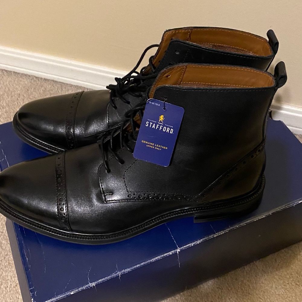 Stafford men’s gunner Ankle dress boots. Size 11D